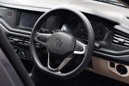 2024-Volkswagen-Polo-Classic-16-Life_6