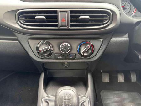 2023-Hyundai-Grand-i10-10-Motion_10