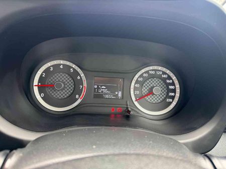 2023-Hyundai-Grand-i10-10-Motion_14