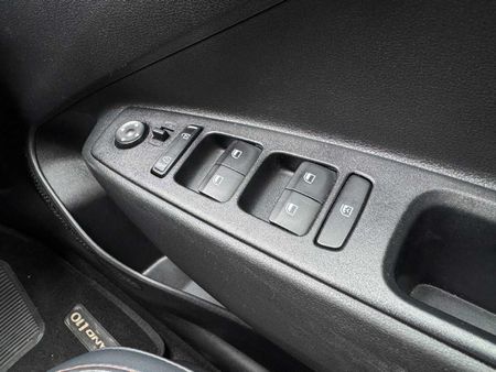2023-Hyundai-Grand-i10-10-Motion_15
