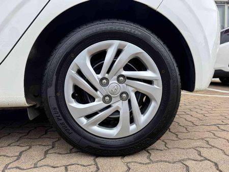 2023-Hyundai-Grand-i10-10-Motion_19