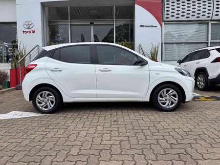 2023-Hyundai-Grand-i10-10-Motion_3