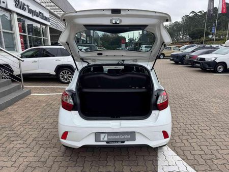 2023-Hyundai-Grand-i10-10-Motion_6