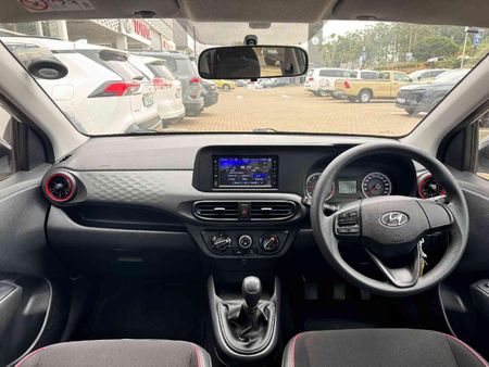 2023-Hyundai-Grand-i10-10-Motion_7