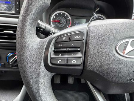 2023-Hyundai-Grand-i10-10-Motion_8