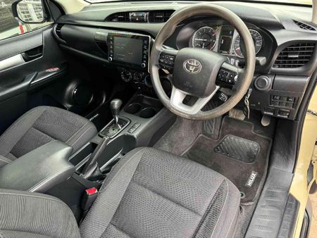 2022-Toyota-Hilux-24-GD-6-Raised-Body-Raider-Auto-Extended-Cab_5