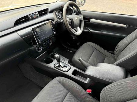 2022-Toyota-Hilux-24-GD-6-Raised-Body-Raider-Auto-Extended-Cab_6