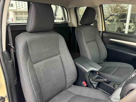 2022-Toyota-Hilux-24-GD-6-Raised-Body-Raider-Auto-Extended-Cab_8