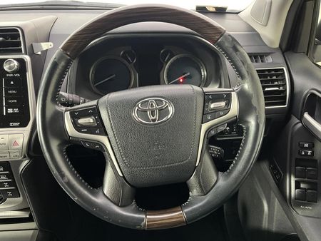 2017-Toyota-Land-Cruiser-Prado-30-D-VX-L-Auto_10