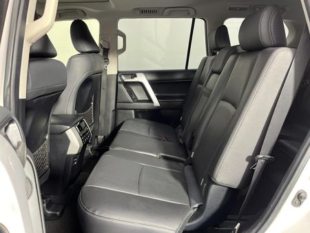 2017-Toyota-Land-Cruiser-Prado-30-D-VX-L-Auto_2