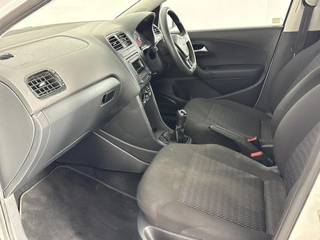 2019-Volkswagen-Polo-Vivo-14-Trendline-5-dr_5
