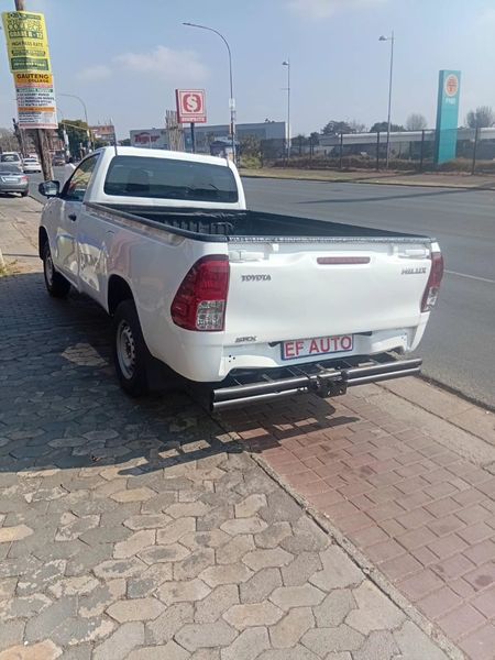 2020-Toyota-Hilux-24-GD-6-SR-Single-Cab_9