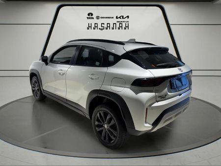 2025-Toyota-Starlet-Cross-15XS-Auto_3