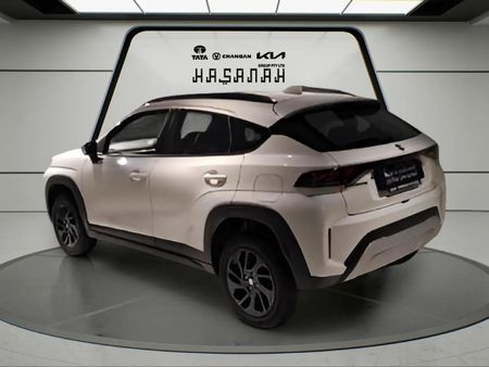 2025-Suzuki-Fronx-15-GL_3