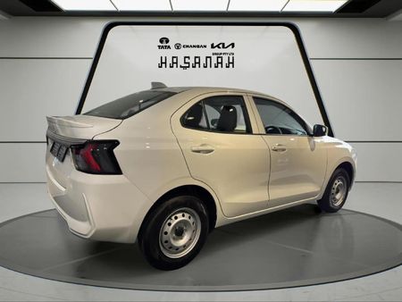 2026-Suzuki-Dzire-12-GA_5