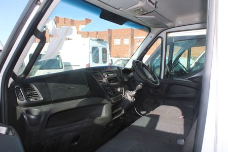 2020-Iveco-Daily-Ambulance_4