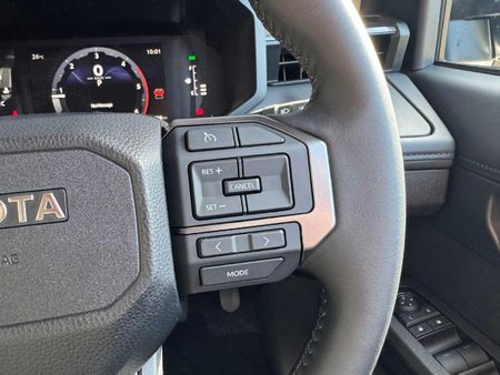 2026-Toyota-Hilux-24-GD-6-Raider-4x4-Auto-Double-Cab_14
