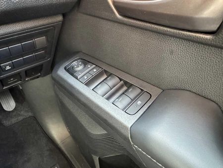 2026-Toyota-Hilux-24-GD-6-Raider-4x4-Auto-Double-Cab_19