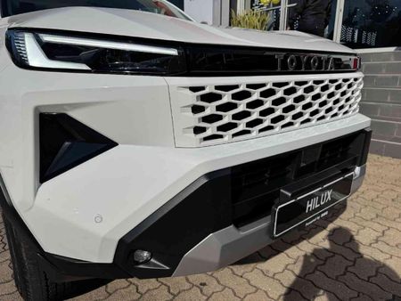 2026-Toyota-Hilux-24-GD-6-Raider-4x4-Auto-Double-Cab_2