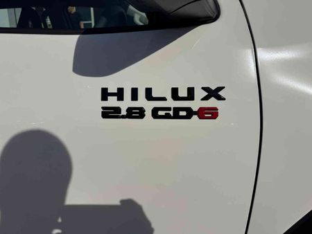 2026-Toyota-Hilux-24-GD-6-Raider-4x4-Auto-Double-Cab_29