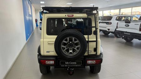 2022-Suzuki-Jimny-15-GLX_4