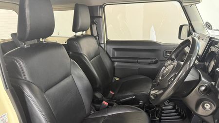 2022-Suzuki-Jimny-15-GLX_5