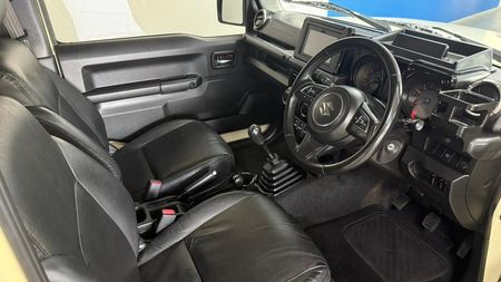 2022-Suzuki-Jimny-15-GLX_8