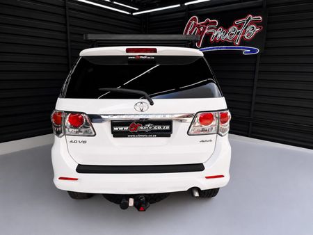 2013-Toyota-Fortuner-40-V6-Auto-4x4_5