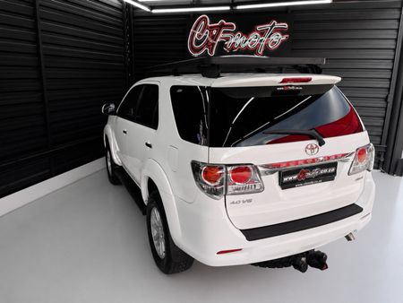 2013-Toyota-Fortuner-40-V6-Auto-4x4_6