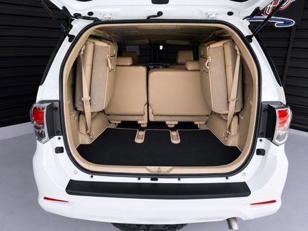 2013-Toyota-Fortuner-40-V6-Auto-4x4_8