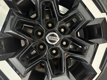 2021-Nissan-Navara-25-DDTi-LE-Plus-Auto-Double-Cab_17
