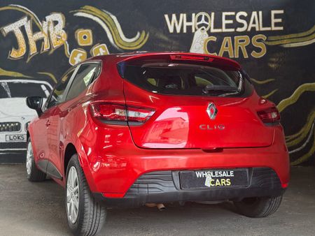 2015-Renault-Clio-1-owner-12-Authentique-5-dr-55kW_4
