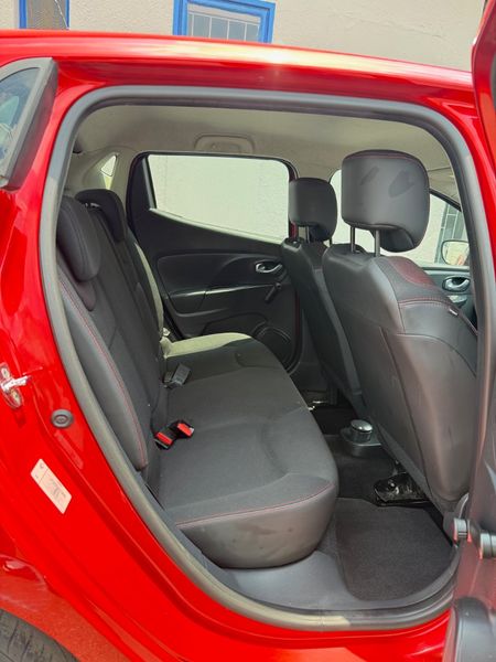 2015-Renault-Clio-1-owner-12-Authentique-5-dr-55kW_8