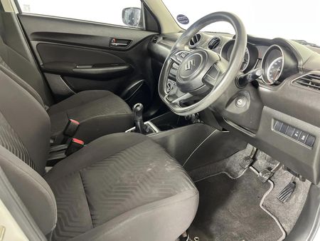 2022-Suzuki-Swift-12-GL_9