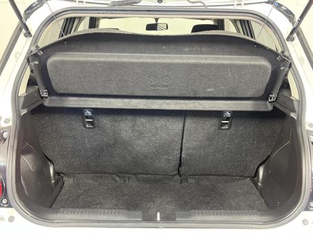 2022-Suzuki-Swift-12-GL_13