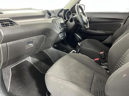 2022-Suzuki-Swift-12-GL_8