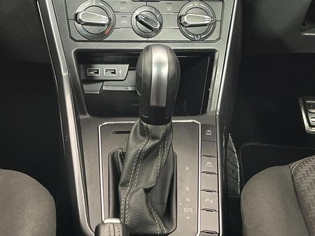 2021-Volkswagen-Polo-10-TSI-Highline-Auto-85kW_10