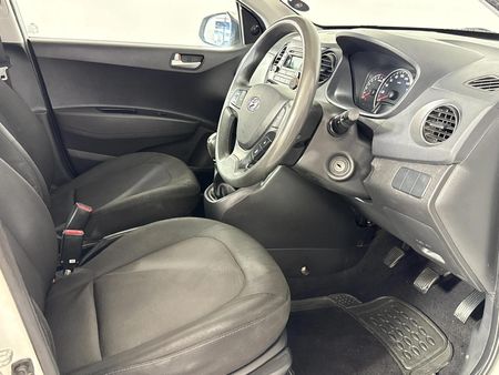 2017-Hyundai-Grand-i10-125-Motion_9