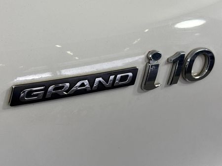 2017-Hyundai-Grand-i10-125-Motion_11