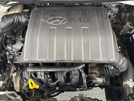 2017-Hyundai-Grand-i10-125-Motion_13