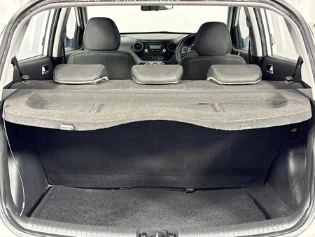 2017-Hyundai-Grand-i10-125-Motion_14