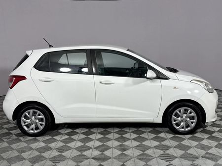 2017-Hyundai-Grand-i10-125-Motion_17