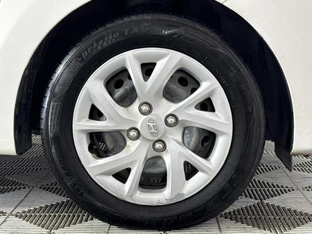 2017-Hyundai-Grand-i10-125-Motion_5