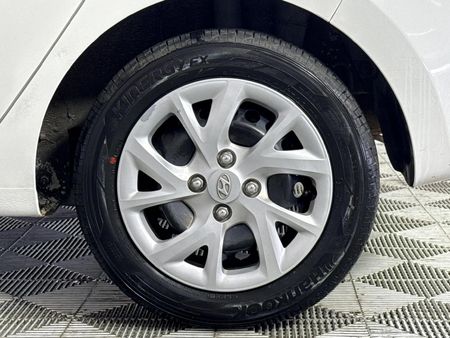 2017-Hyundai-Grand-i10-125-Motion_6
