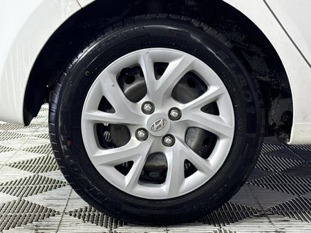 2017-Hyundai-Grand-i10-125-Motion_7
