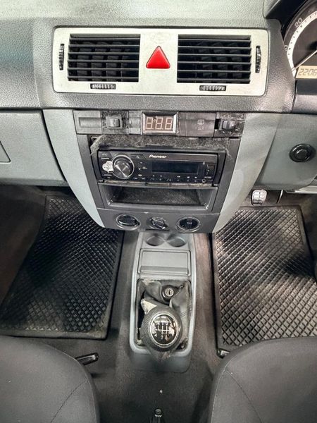 2005-Volkswagen-Citi-14i-Chico_9