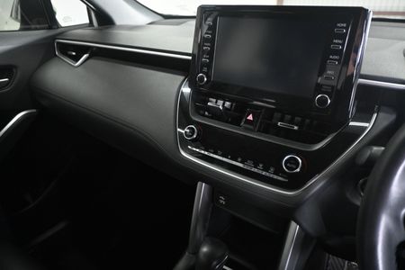 2022-Toyota-Corolla-Cross-18-XS_12