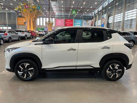 2025-Nissan-Magnite-10-Acenta-AMT_5
