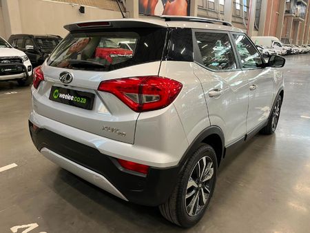 2019-Mahindra-XUV-300-12T-W8_2