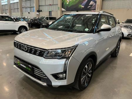 2019-Mahindra-XUV-300-12T-W8_6